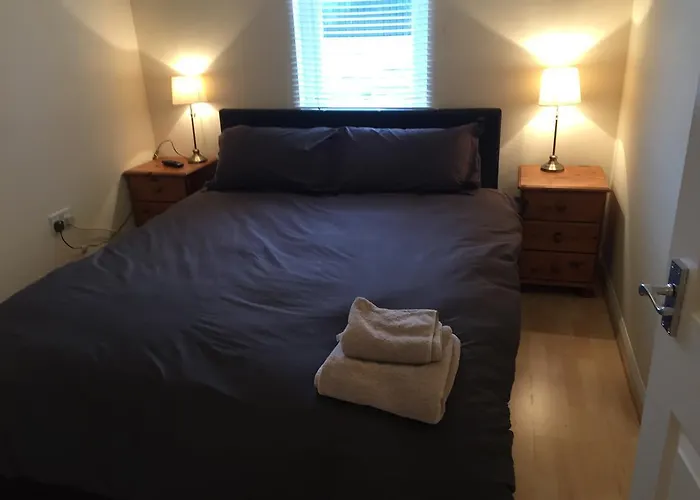 6 Varis Apartments