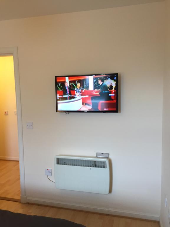 Apartment 6 Varis *